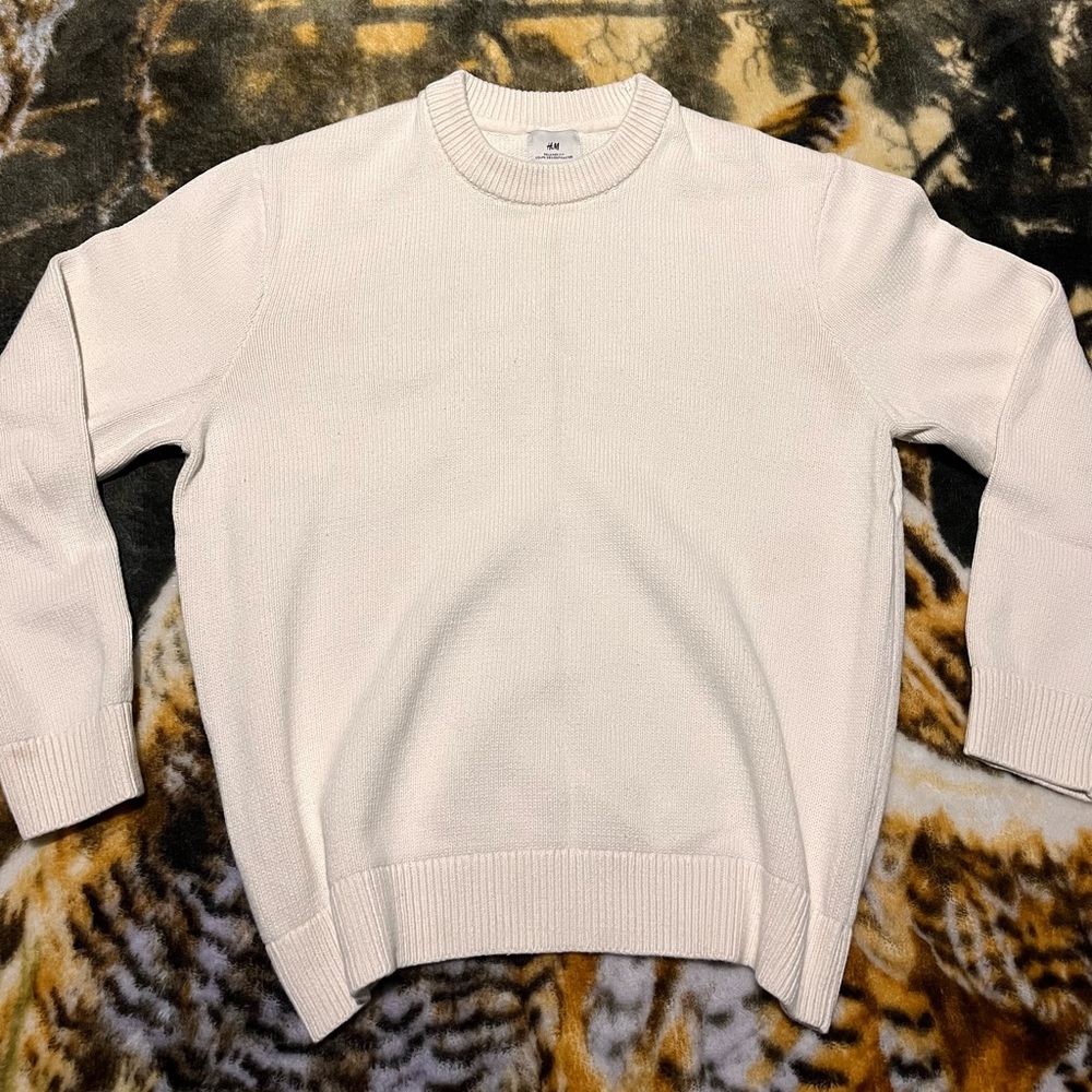 H&M white sweater